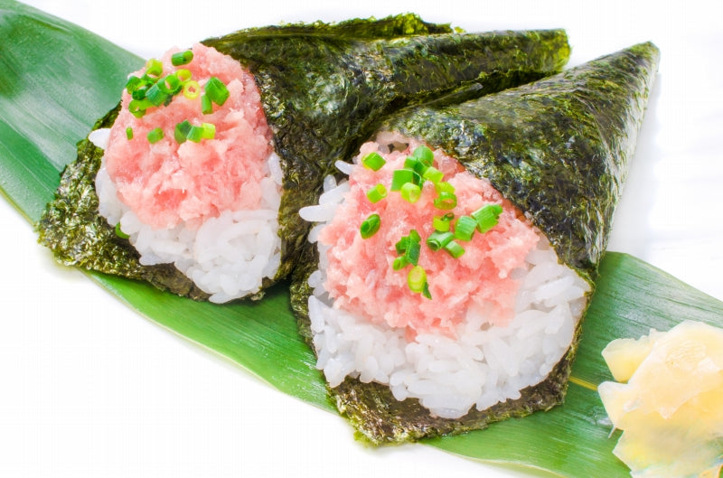 送料無料 ネギトロ ねぎとろ 本マグロ入り王様のネギトロ 100g×3パック 合計 300g 原料に本マグロを30%配合し、まぐろたたき風に仕上げました ネギトロ丼 本まぐろ メバチマグロ まぐろ マグロ 鮪 刺身 寿司 業務用 豊洲市場 豊洲市場 ギフト