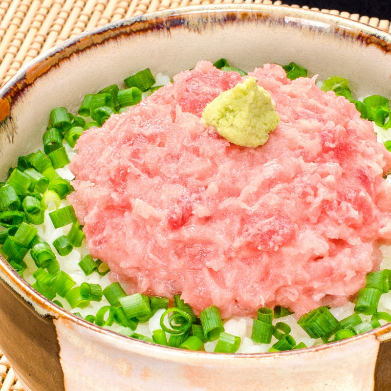 送料無料 ネギトロ ねぎとろ 本マグロ入り王様のネギトロ 100g×3パック 合計 300g 原料に本マグロを30%配合し、まぐろたたき風に仕上げました ネギトロ丼 本まぐろ メバチマグロ まぐろ マグロ 鮪 刺身 寿司 業務用 豊洲市場 豊洲市場 ギフト
