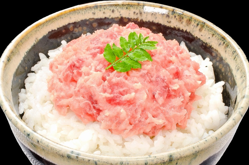 送料無料 ネギトロ ねぎとろ 本マグロ入り王様のネギトロ 100g×3パック 合計 300g 原料に本マグロを30%配合し、まぐろたたき風に仕上げました ネギトロ丼 本まぐろ メバチマグロ まぐろ マグロ 鮪 刺身 寿司 業務用 豊洲市場 豊洲市場 ギフト