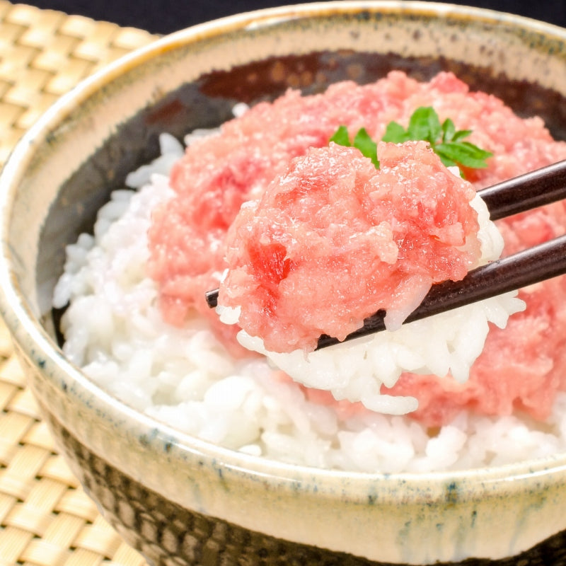 送料無料 ネギトロ ねぎとろ 本マグロ入り王様のネギトロ 100g×3パック 合計 300g 原料に本マグロを30%配合し、まぐろたたき風に仕上げました ネギトロ丼 本まぐろ メバチマグロ まぐろ マグロ 鮪 刺身 寿司 業務用 豊洲市場 豊洲市場 ギフト