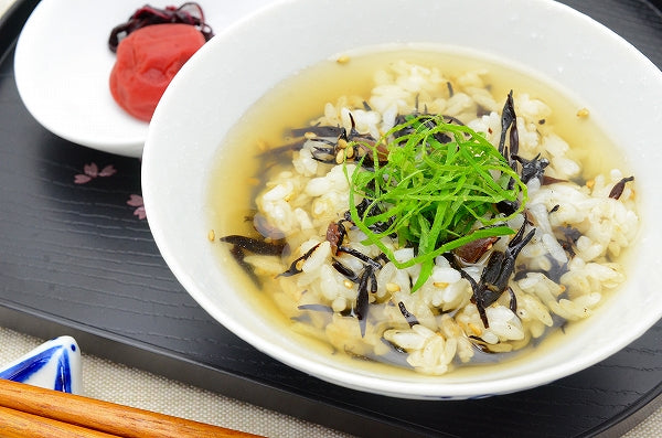 メール便 送料無料 カリカリ梅の実入り 味ひじき ひじき ふりかけ 100g ご飯のお供 おにぎりの具 お茶漬け おつまみ 生ふりかけ ソフトふりかけ ひじきごはん しそひじき【常温商品】