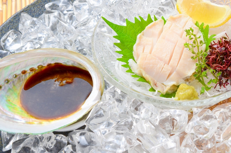 送料無料 あわび Lサイズ 1kg 1箱12個入り 殻つきお刺身用アワビ 高級料亭でも使用する新鮮な殻付きあわび 【あわび アワビ 鮑 お造り バター焼き ステーキ おせち 翡翠の瞳 貝柱 豊洲 寿司 海鮮 ギフト】