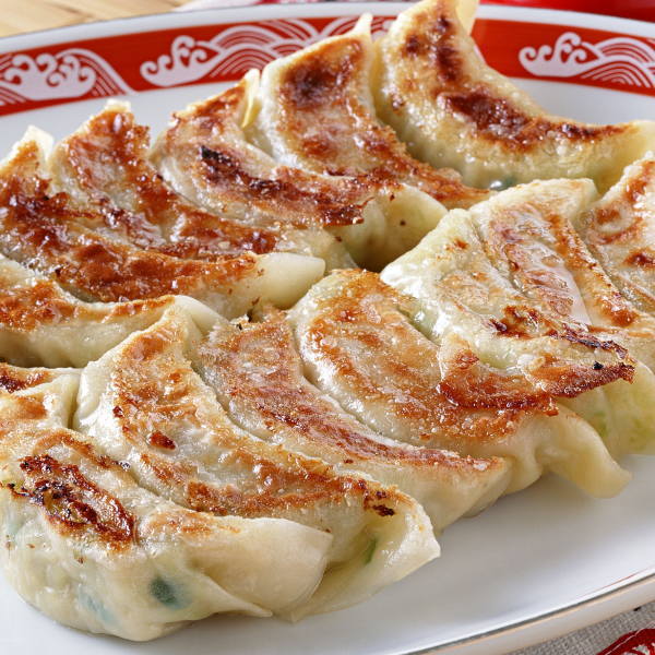 送料無料 雷神ぎょうざ 冷凍餃子 約20g×50個 門外不出の雷神餃子。プロの味をご家庭で 【餃子 ぎょうざ ギョウザ ギョーザ 焼き餃子 水餃子 揚げ餃子 蒸し餃子 中華 点心 飲茶 冷凍食品】