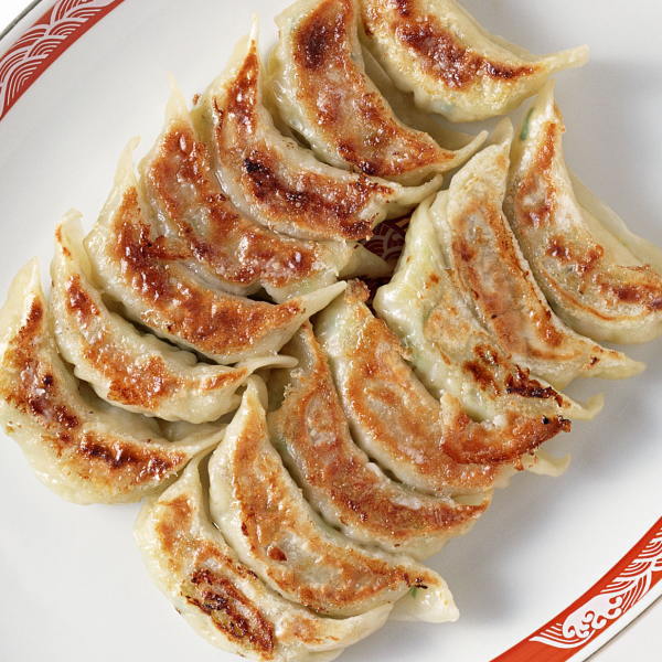 送料無料 雷神ぎょうざ 冷凍餃子 600g 約20g×30個 門外不出の雷神餃子。プロの味をご家庭で 【餃子 ぎょうざ ギョウザ ギョーザ 焼き餃子 水餃子 揚げ餃子 蒸し餃子 中華 点心 飲茶 冷凍食品】