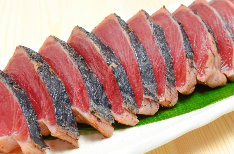 送料無料 かつおのたたき2柵 250〜300g前後×2 香ばしい炭火焼の鰹たたき!お刺身用の超新鮮なカツオをたたきに【カツオたたき かつおたたき 鰹たたき 鰹のタタキ 塩かつお トロかつお トロカツオ 初がつお 戻りがつお 寿司 ギフト】