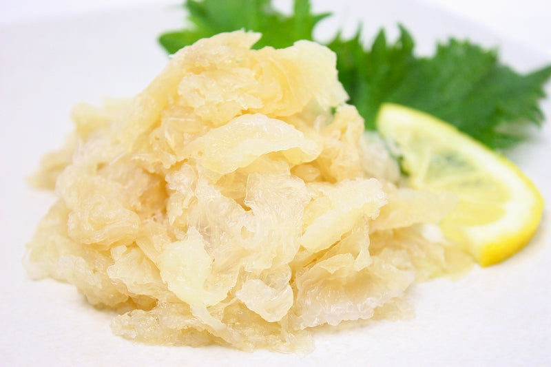 送料無料 お刺身くらげ 合計1kg 500g×2 タレ付 知っていますかお刺身くらげ!?ヘルシーでコリコリっとしたクラゲの食感がクセになる旨さ【くらげ クラゲ お刺身くらげ 中華クラゲ お刺身 海藻サラダ おつまみ 豊洲市場 豊洲市場 業務用】