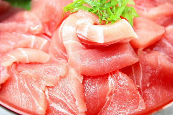 送料無料 メバチマグロ 中トロ 上 1kg 築地の王様ブランドまぐろ とろける美味いしさで人気ダントツ1番は中トロ!【鮪 まぐろ マグロ メバチマグロ めばちまぐろ 目鉢まぐろ 中トロ 豊洲市場 ギフト】