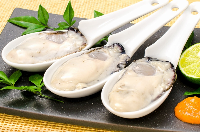 送料無料 生牡蠣 2kg 生食用カキ 冷凍時1kg 解凍後850g×2パック 冷凍むき身牡蠣 生食用 新製法で冷凍なのに生食可能な牡蠣で濃厚な風味【冷凍 生ガキ かき カキ 牡蛎 バーベキュー 牡蠣鍋 カキフライ 牡蠣フライ ギフト】