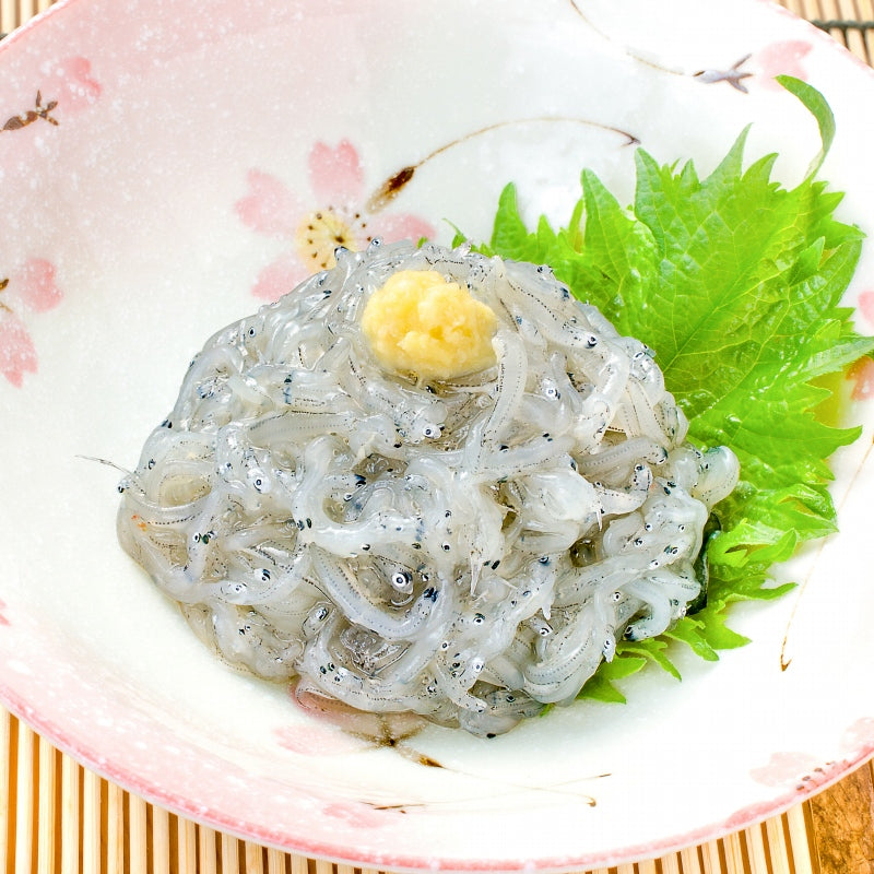 送料無料 生しらす 生シラス500g 100g×5パック 8〜10人前 超新鮮な無添加の国産天然生しらす 極上の生しらす丼をご家庭で。【冷凍生しらす 生シラス丼 駿河湾産 江ノ島 鎌倉 静岡産】