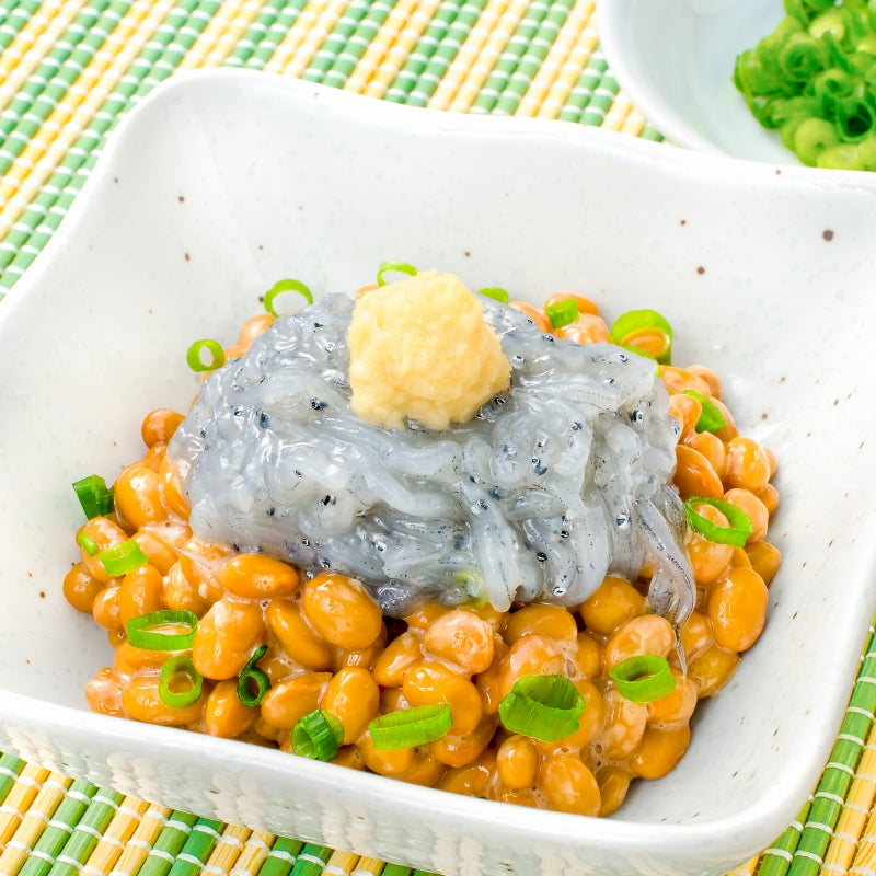 送料無料 生しらす 生シラス500g 100g×5パック 8〜10人前 超新鮮な無添加の国産天然生しらす 極上の生しらす丼をご家庭で。【冷凍生しらす 生シラス丼 駿河湾産 江ノ島 鎌倉 静岡産】