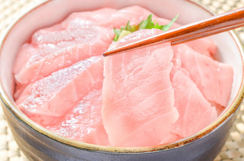送料無料 訳あり 南まぐろ ミナミマグロ 大トロ 切り落とし 200g 骨入り 刺身用 大トロ 脂がのった憧れの大トロをたっぷりと 【南マグロ 南鮪 インドマグロ 鮪 まぐろ マグロ 刺身 寿司 冷凍 maguo ギフト】