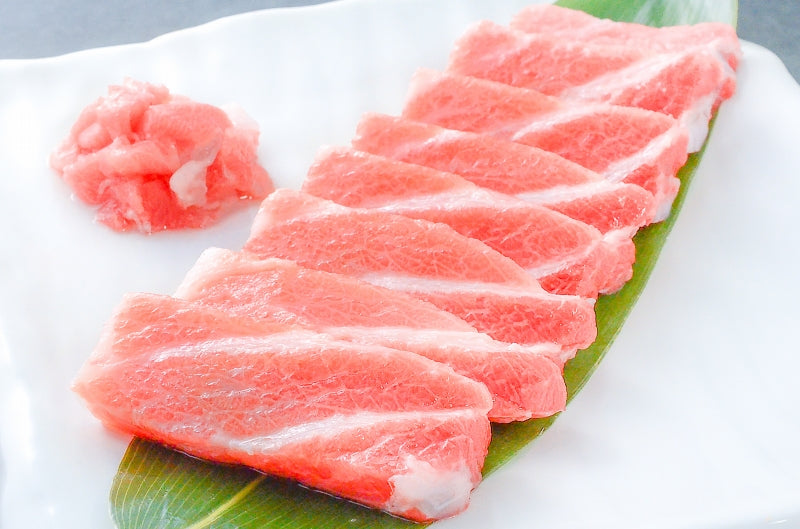 送料無料 訳あり 南まぐろ ミナミマグロ 大トロ 切り落とし 200g 骨入り 刺身用 大トロ 脂がのった憧れの大トロをたっぷりと 【南マグロ 南鮪 インドマグロ 鮪 まぐろ マグロ 刺身 寿司 冷凍 maguo ギフト】