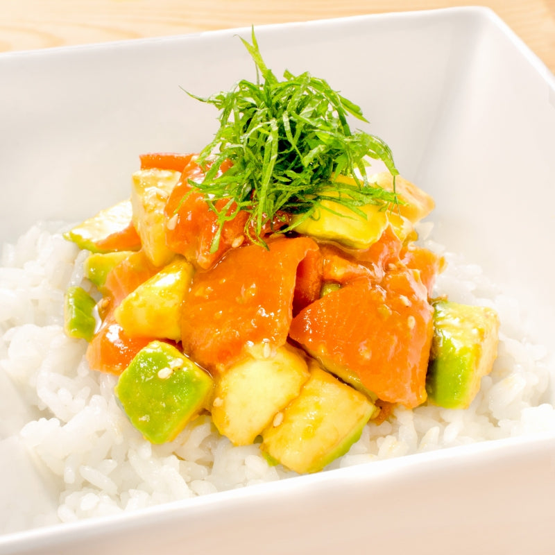 【送料無料】スモークワインサーモン白 100g 本格振塩製法!桜の香。国際線機内食エグゼクティブクラスでも採用!築地のスモークサーモンは鮮度抜群【サーモン スモーク 鮭 トロサーモン 刺身 オードブル サラダ 燻製 料理 ギフト】