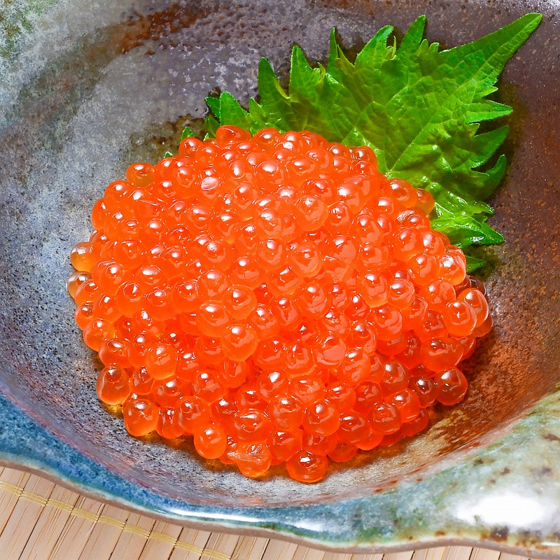 送料無料 塩イクラ 200g 小分けパック 厳選の国産3特グレードの本格塩イクラ!皮までトロける上物。ギフトに大人気! 【塩いくら いくら塩漬け いくら丼 イクラ丼 海鮮丼 北海道 三陸 サーモン 鮭 豊洲 寿司 料理 ギフト】
