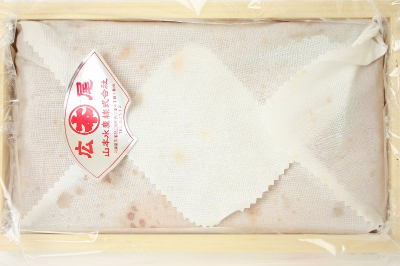 塩イクラ 塩いくら 1kg 化粧箱入り 厳選の国産3特グレードの本格塩イクラ!皮までトロける上物。ギフトに大人気 塩いくら いくら塩漬け いくら丼 イクラ丼 海鮮丼 北海道 三陸 サーモン 鮭 豊洲市場 寿司 料理