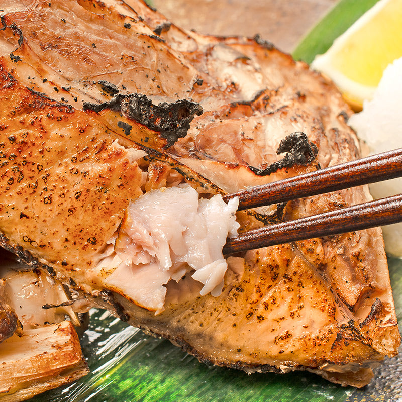 まぐろカマ 2kg 塩をふって焼くだけで本当に旨い 脂が抜群にのったまぐろカマトロをたっぷりと まぐろかま まぐろカマ マグロカマ 鮪 マグロ かま カマ BBQ バーベキュー 焼魚 築地市場 豊洲市場